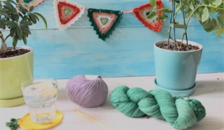 Stash dove challenge: free crochet bunting pattern by Lynne Rowe