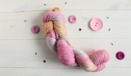 How to dye wool with food coloring