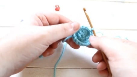 Learn to crochet in the round