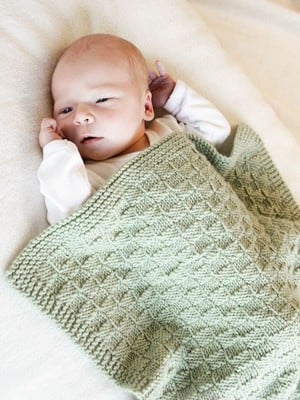 DROPS Little Things Baby Blanket										