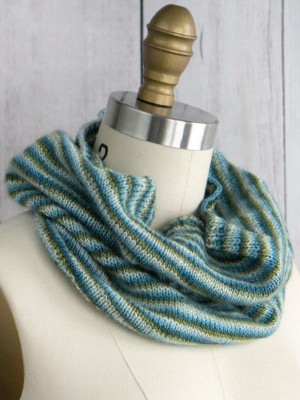 Manos Pirouette Cowl										