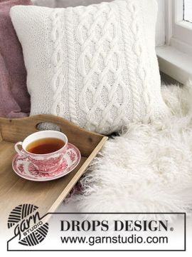 DROPS Polar Days Cushion Cover in Karisma