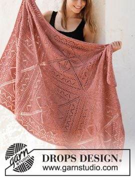 DROPS Sweet Nordic Rose Blanket in Sky