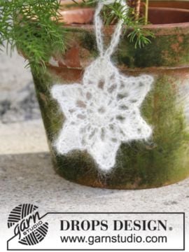 DROPS Wool Flakes Christmas Star Decoration