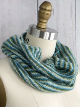 Manos Pirouette Cowl