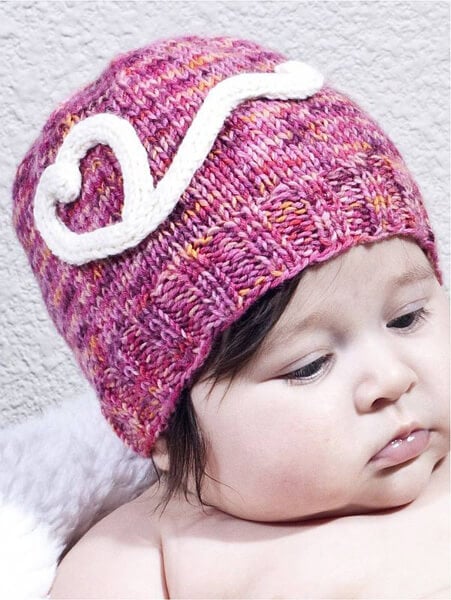 Free knitting patterns for Valentine's Day: newborn heart hat by Cascade
