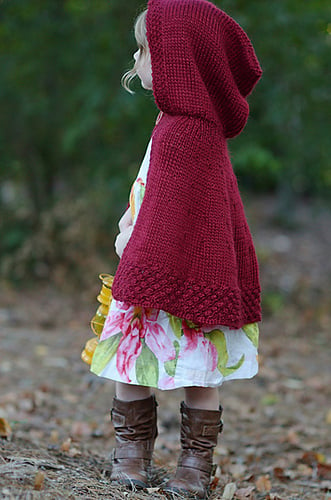 Free Halloween knitting patterns: little red riding hood by Tagil Perlmutter